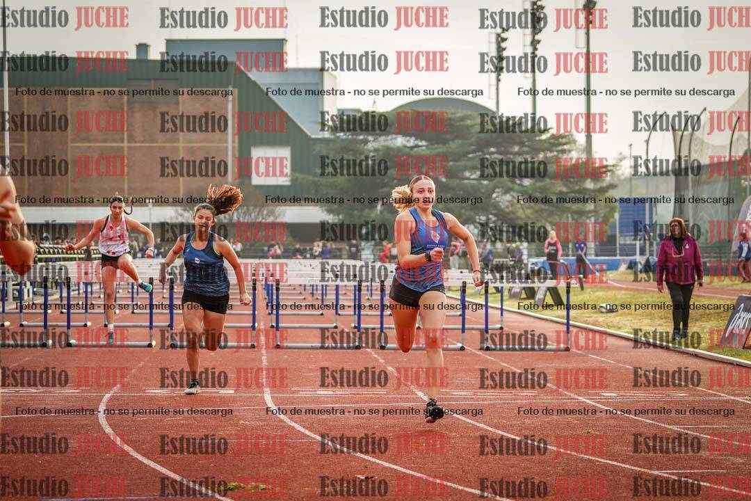 Fotos de los 100 m con vallas de mujeres - heptatlón 1