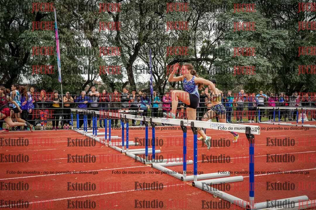 Fotos de los 100 m con vallas de mujeres