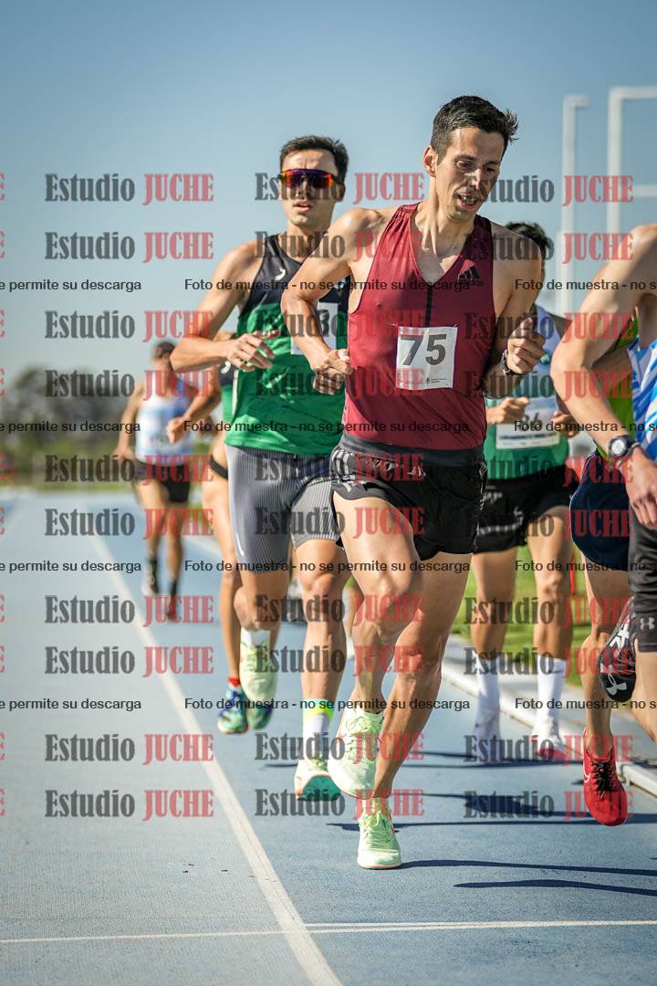 Fotos de los 5000 m de mujeres y varones - serie 1