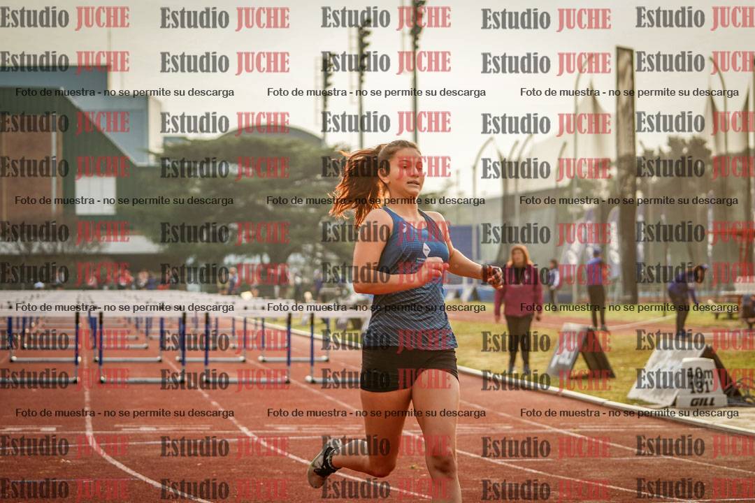 Fotos de los 100 m con vallas de mujeres - heptatlón 1