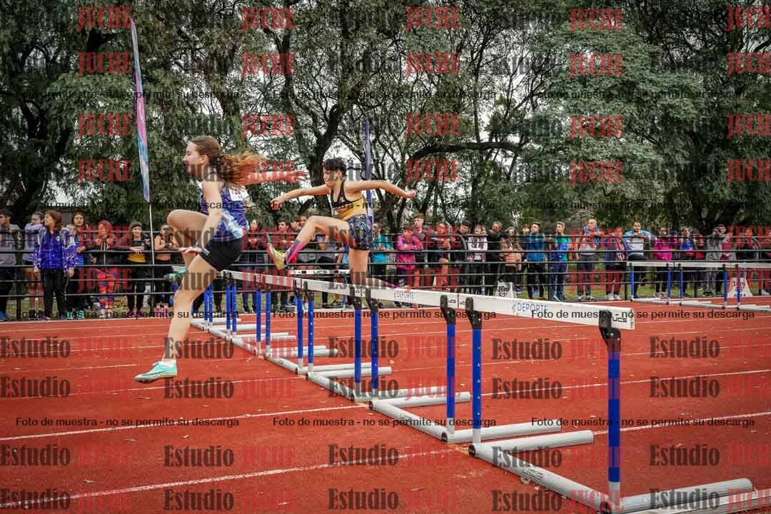 Fotos de los 100 m con vallas de mujeres