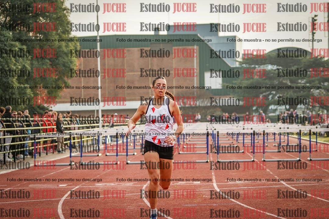 Fotos de los 100 m con vallas de mujeres - heptatlón 1