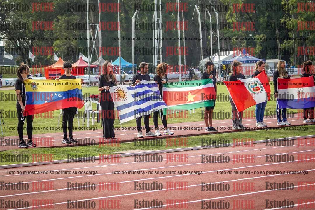 Fotos de algunos extras y podios del día 1