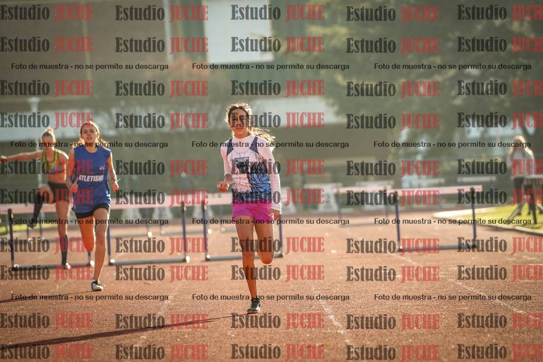 Fotos de los 295 m con vallas de mujeres