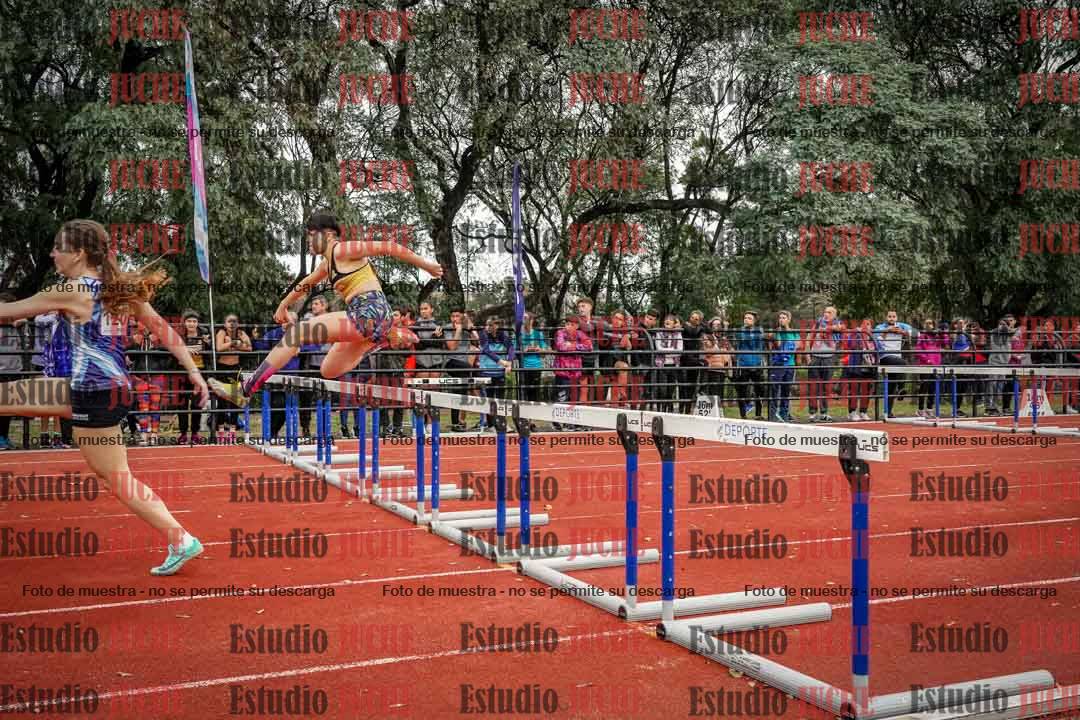 Fotos de los 100 m con vallas de mujeres