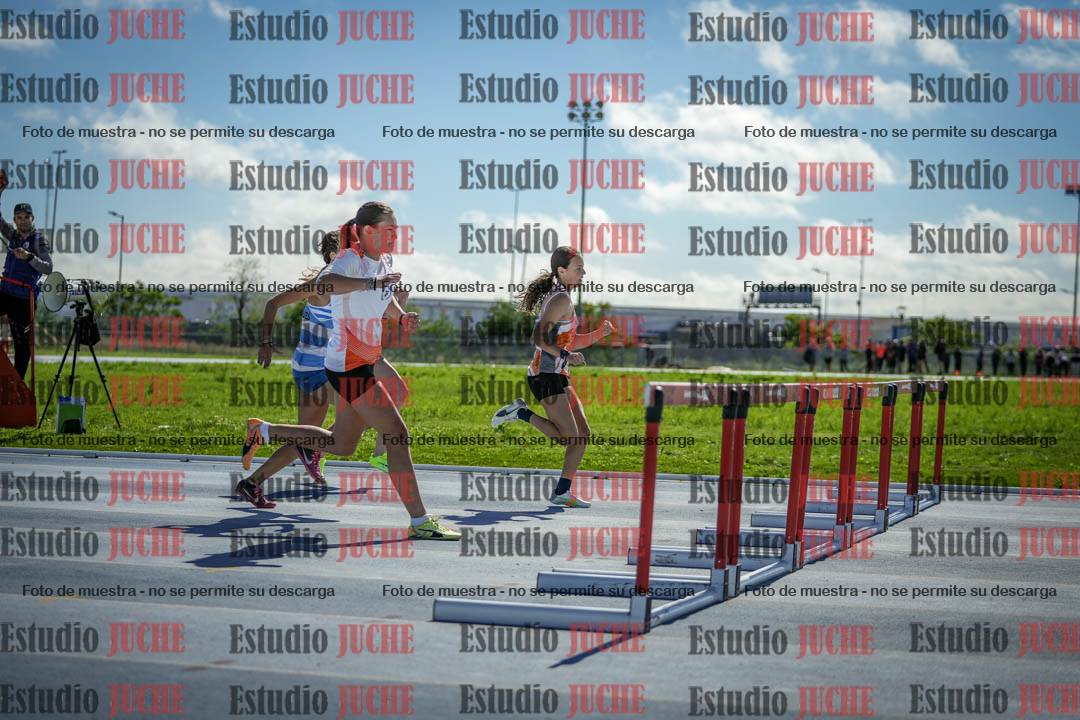 Fotos de los 80 m con vallas de mujeres