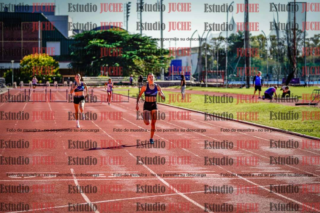 Fotos de los 295 m con vallas de mujeres