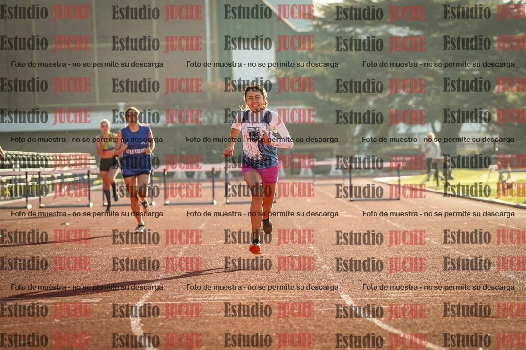 Fotos de los 295 m con vallas de mujeres
