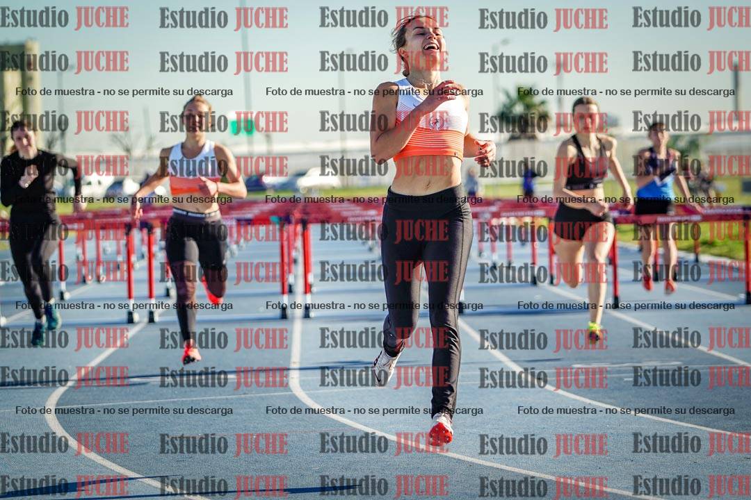 Fotos de los 100 m con vallas de mujeres