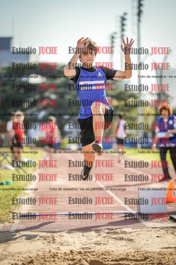 Fotos del salto en largo de varones - ambas categorías