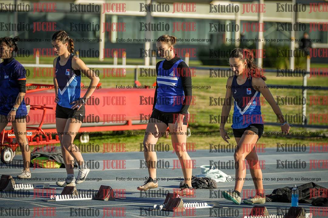 Fotos de los 100 m con vallas de mujeres