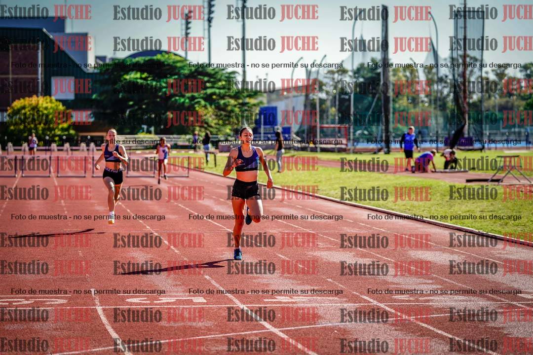 Fotos de los 295 m con vallas de mujeres