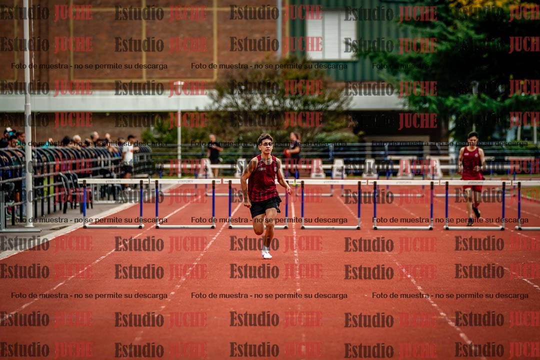 Fotos de los 295 m con vallas de varones