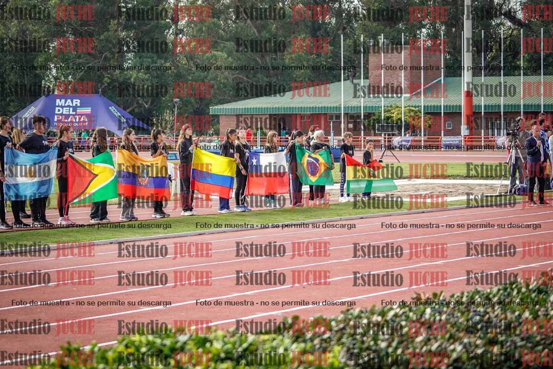 Fotos de algunos extras y podios del día 1