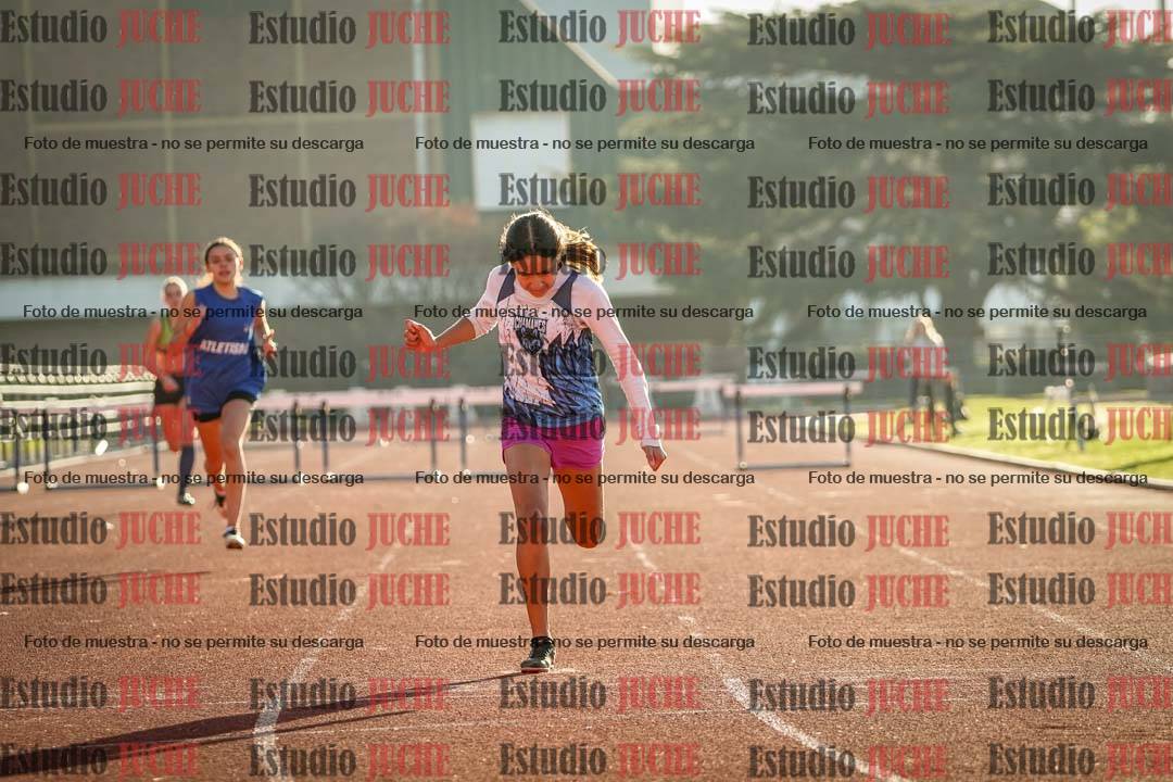 Fotos de los 295 m con vallas de mujeres