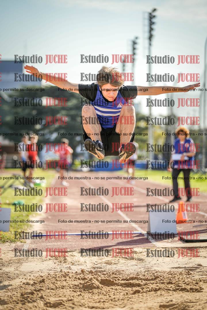 Fotos del salto en largo de varones - ambas categorías
