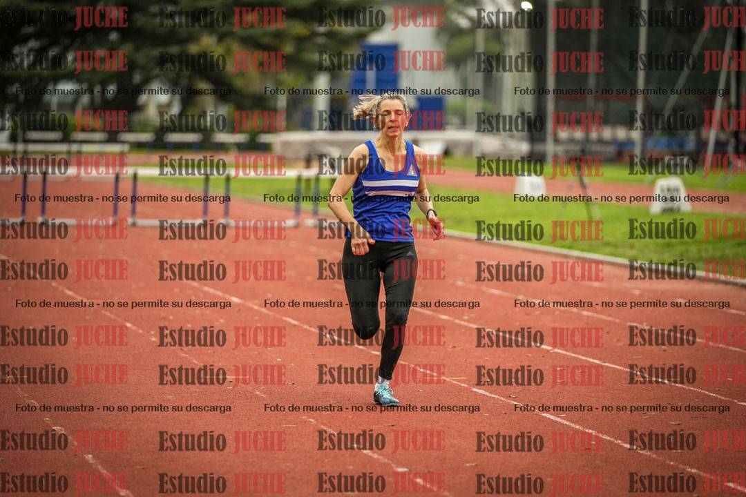 Fotos de los 295 m con vallas de mujeres - U16