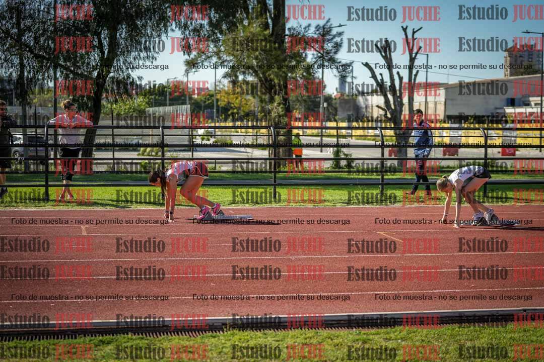 Fotos de los 295 m con vallas de mujeres
