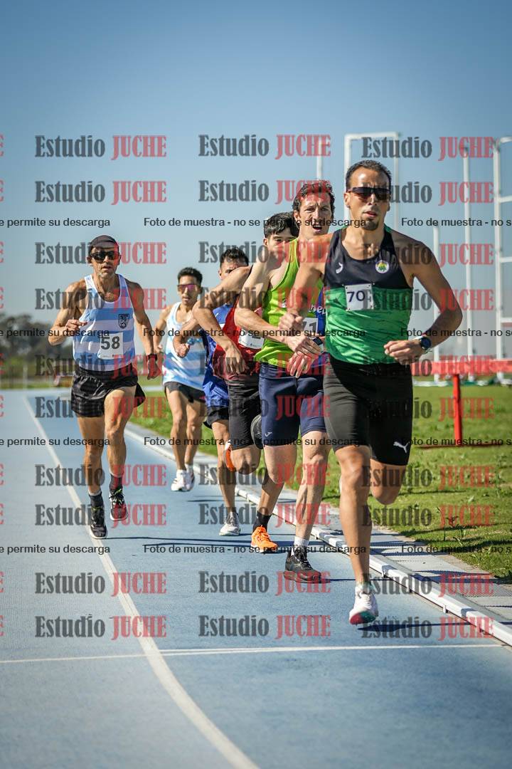Fotos de los 5000 m de mujeres y varones - serie 1