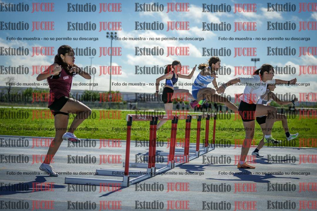 Fotos de los 80 m con vallas de mujeres