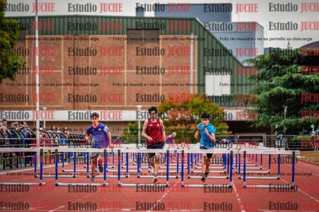Fotos de los 80 m con vallas de varones
