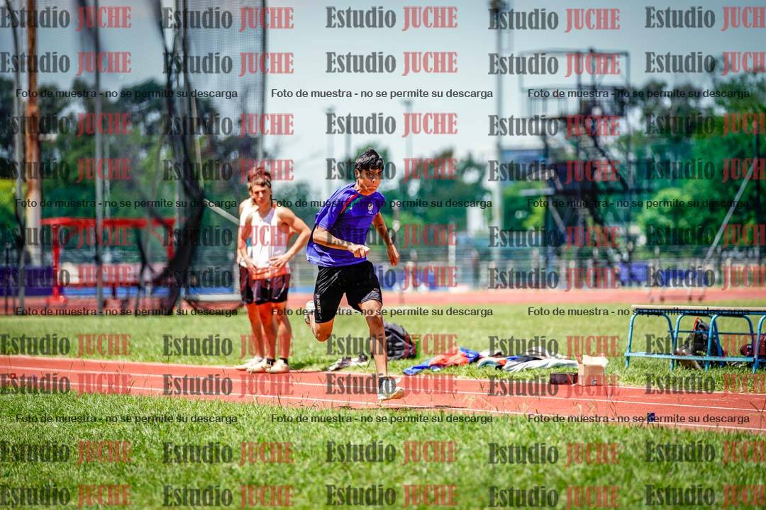 Fotos del salto en largo de varones