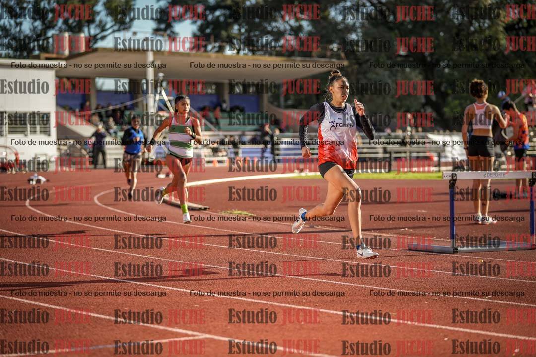 Fotos de los 400 m con vallas de mujeres