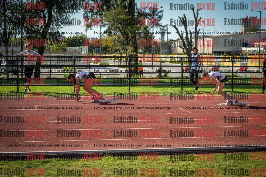 Fotos de los 295 m con vallas de mujeres