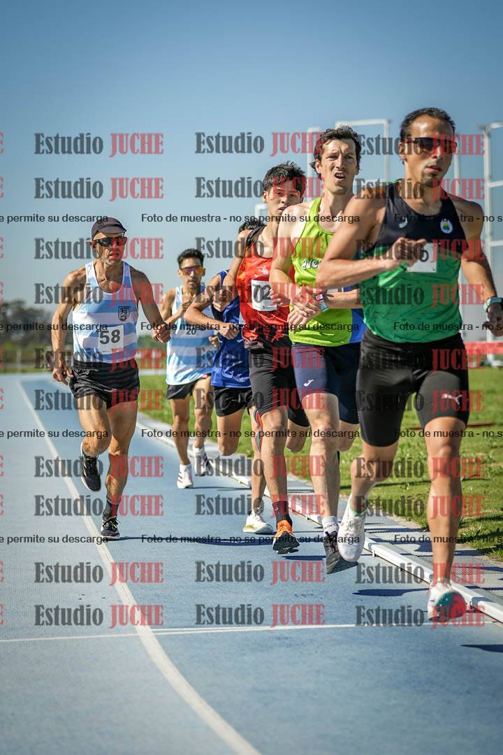 Fotos de los 5000 m de mujeres y varones - serie 1