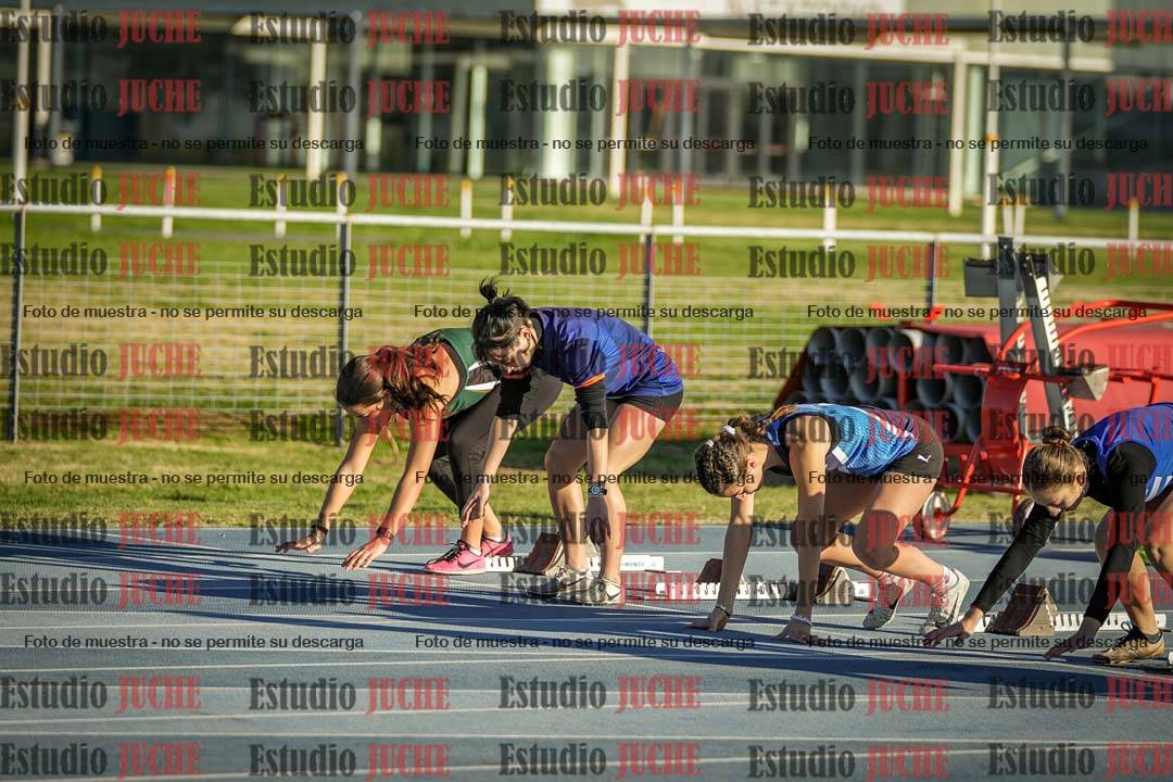 Fotos de los 100 m con vallas de mujeres