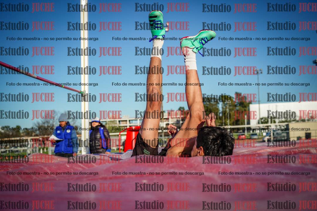 Fotos del salto en alto de varones