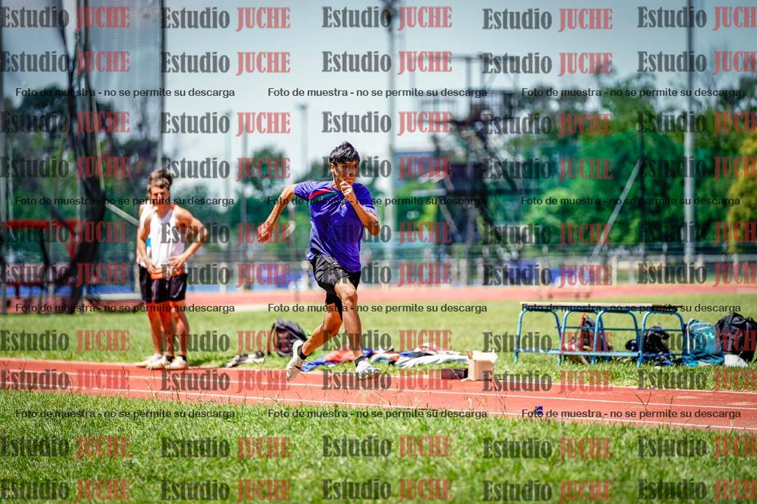 Fotos del salto en largo de varones
