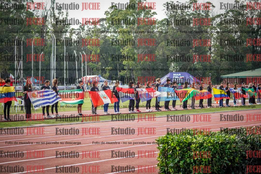 Fotos de algunos extras y podios del día 1