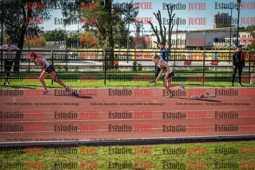 Fotos de los 295 m con vallas de mujeres