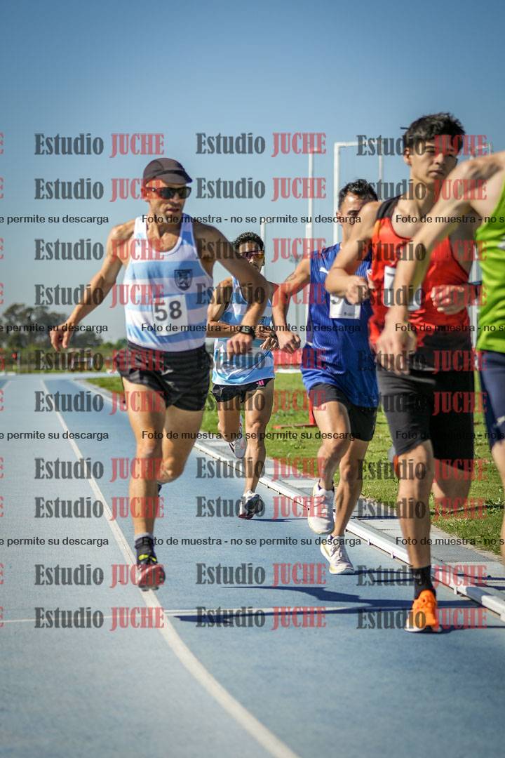 Fotos de los 5000 m de mujeres y varones - serie 1