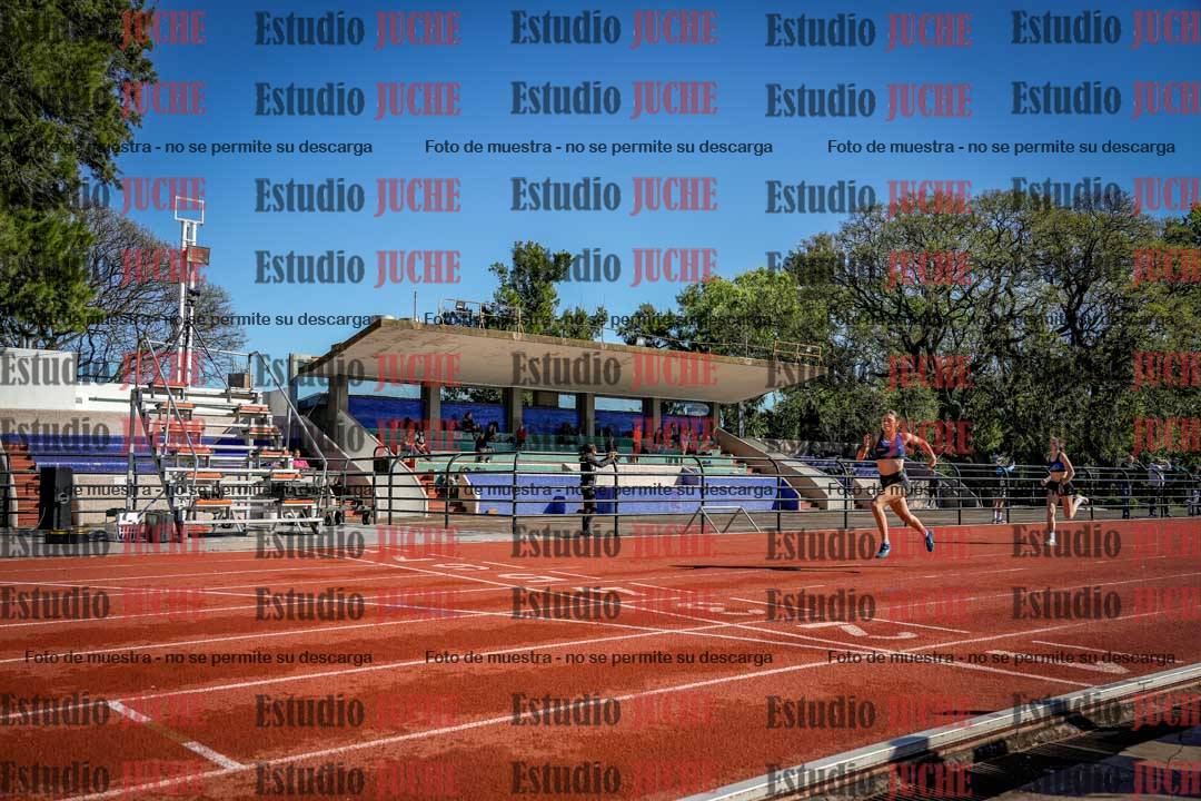 Fotos de los 295 m con vallas de mujeres