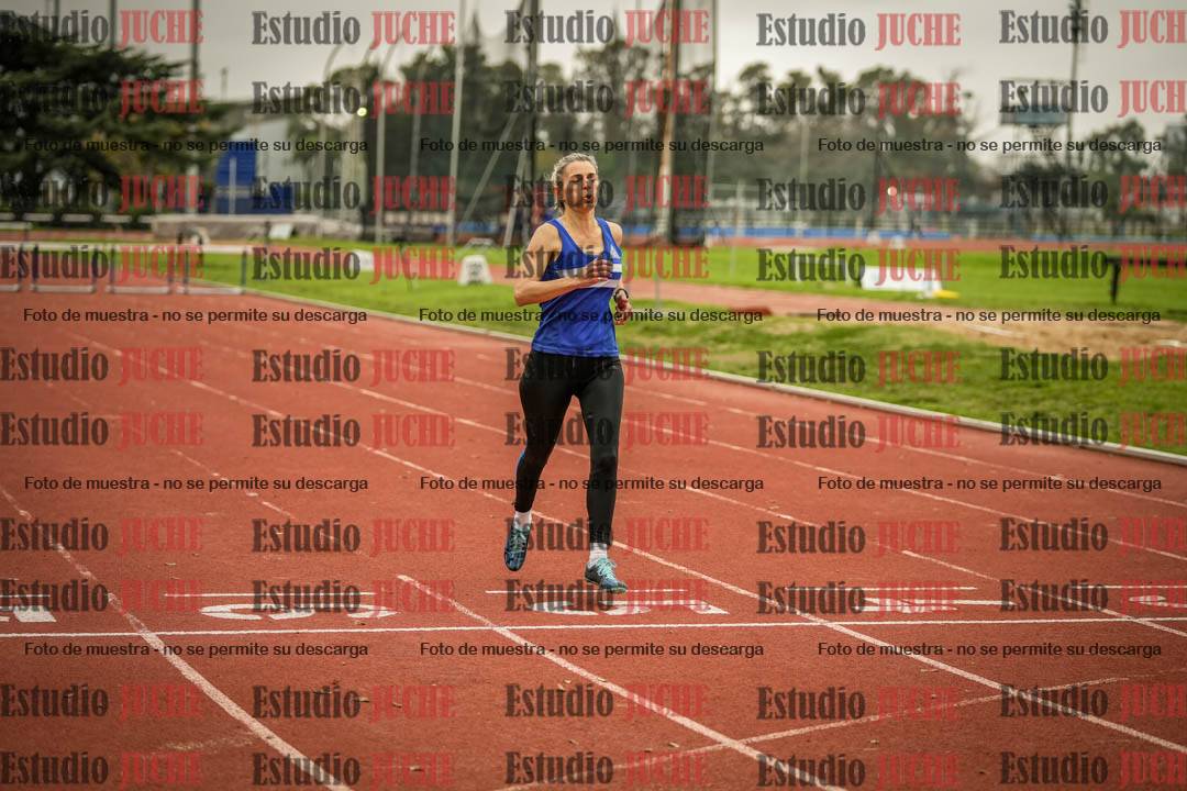 Fotos de los 295 m con vallas de mujeres - U16