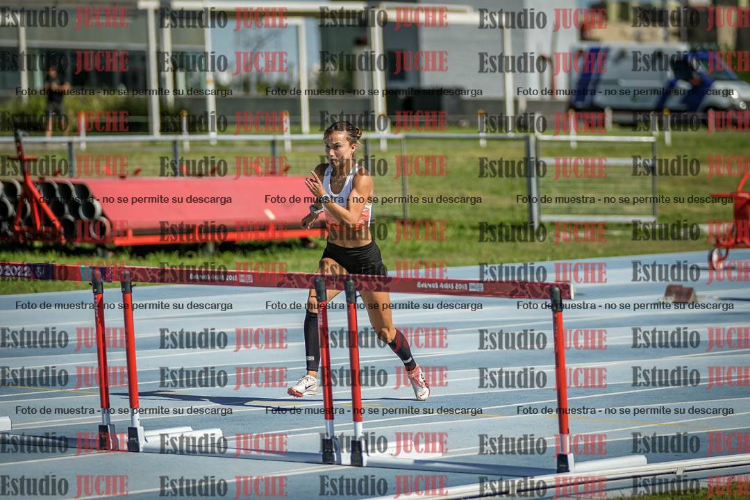 Fotos de los 100 m con vallas de mujeres