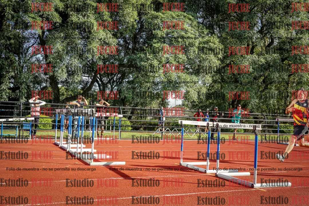 Fotos de los 110 m con vallas de varones - decatlón 6