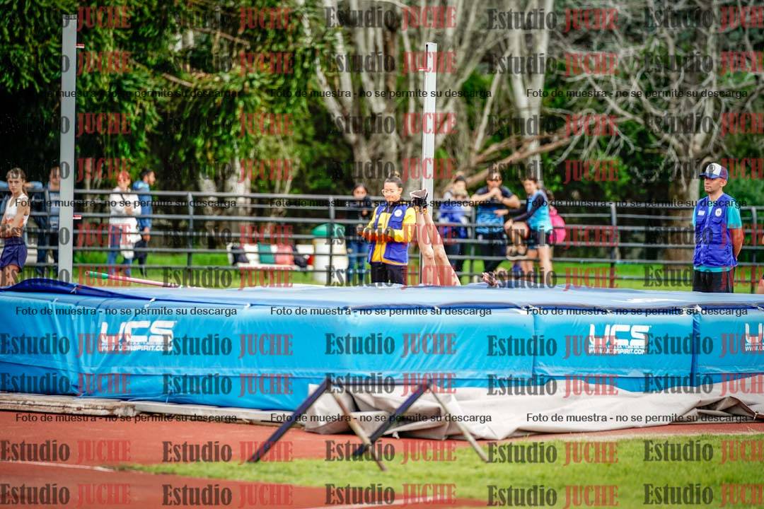 Fotos del salto en alto de mujeres