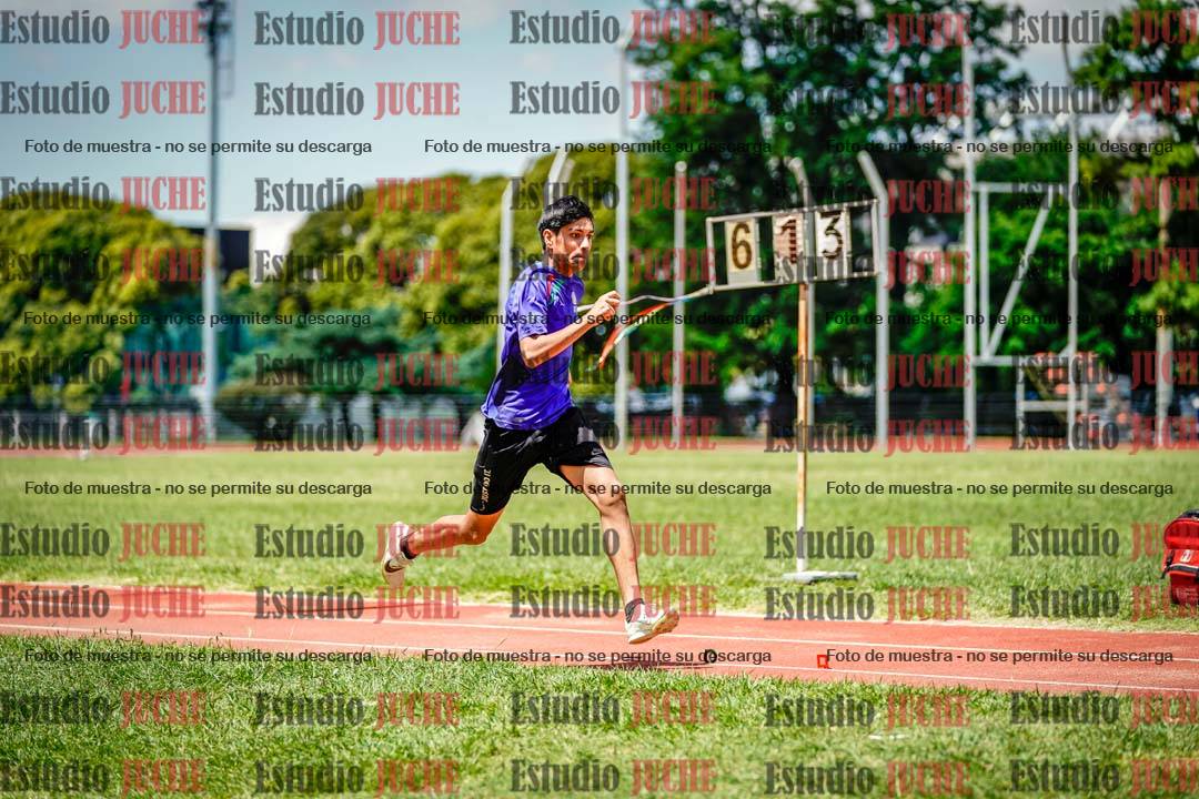 Fotos del salto en largo de varones