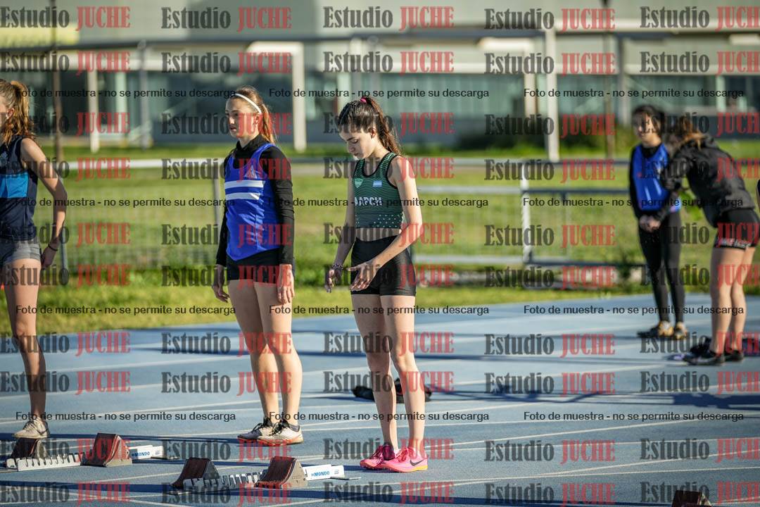 Fotos de los 100 m con vallas de mujeres - U17