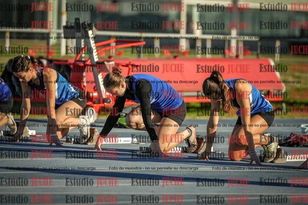Fotos de los 100 m con vallas de mujeres