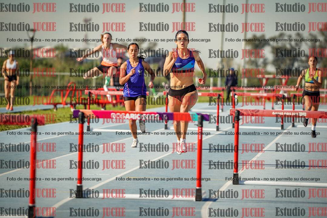 Fotos de los 400 m con vallas de mujeres