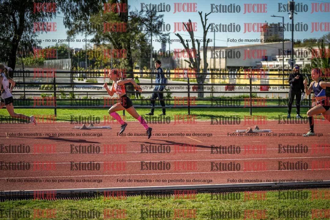 Fotos de los 295 m con vallas de mujeres