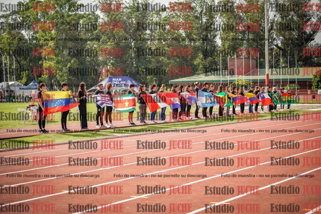 Fotos de algunos extras y podios del día 1