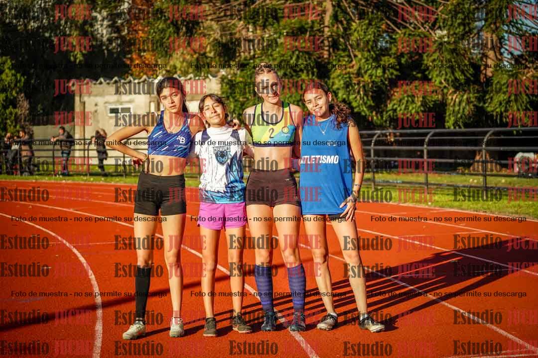 Fotos de los 295 m con vallas de mujeres