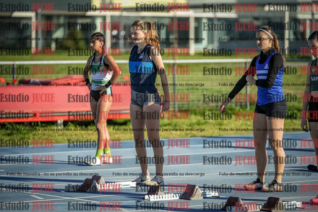 Fotos de los 100 m con vallas de mujeres - U17