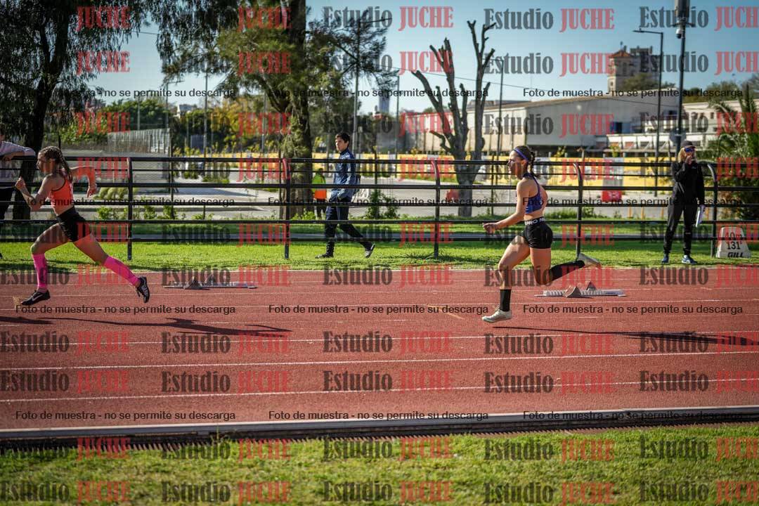 Fotos de los 295 m con vallas de mujeres