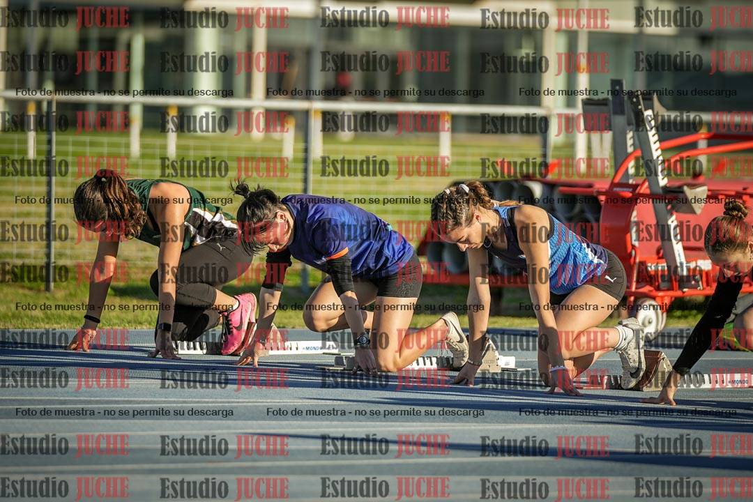 Fotos de los 100 m con vallas de mujeres